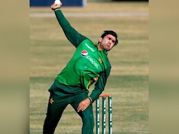 VIDEO: विकेट पाते ही बीच मैदान में शेर बने पाकिस्तानी 'चाचा', बल्लेबाज दुबके पांव भागा पवेलियन