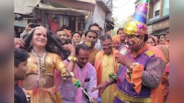 Holi: ब्रज में होली की धूम, कामां में दूध-दही और मंद&zwj;िरों में लट्ठमार होली खेली&nbsp;