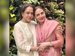 Esha Deol Says Mother Hema Malini Told Her To Not Give Up On Love After Divorce From Bharat Takhtani: "Never Let Romance Die" Esha Deol Says Mother Hema Malini Told Her To Not Give Up On Love After Divorce From Bharat Takhtani: "Never Let Romance Die"