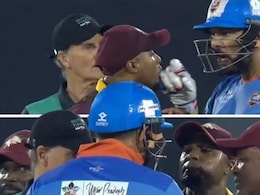 Masters League Final : युवराज आणि बेस्ट मैदानातच भिडले; लाराही थांबवू शकला नाही वाद; नेमकं काय घडलं? Masters League Final : युवराज आणि बेस्ट मैदानातच भिडले; लाराही थांबवू शकला नाही वाद; नेमकं काय घडलं?