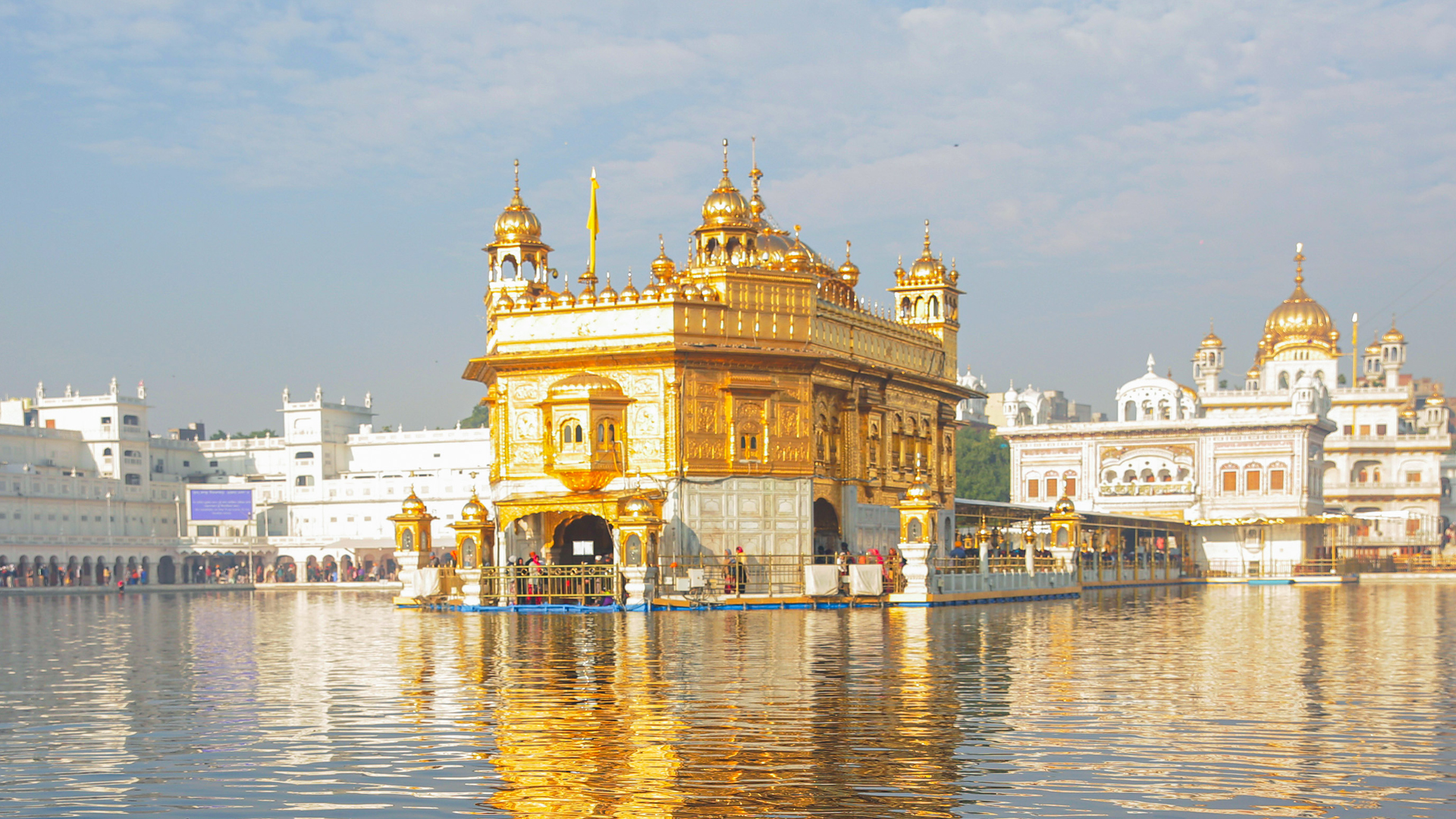5 Injured As Man Attacks People With Iron Pipe At Golden Temple In Amritsar