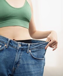 Belly Fat Loss : पांढऱ्या बारीक गोष्टीमुळे कमरेवरची चरबी होईल कमी