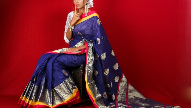 Why Every Indian Wardrobe Needs a Bandhani Saree