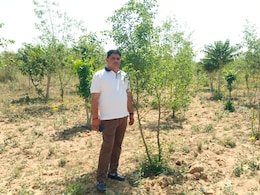 Rajasthan: '1 पौधे के लिए सिर्फ 1 लीटर पानी', आज यहां लहलहा रहे हैं सैकड़ों पेड़, इस तकनीक के चलते सुंडाराम को मिला पद्मश्री Rajasthan: '1 पौधे के लिए सिर्फ 1 लीटर पानी', आज यहां लहलहा रहे हैं सैकड़ों पेड़, इस तकनीक के चलते सुंडाराम को मिला पद्मश्री
