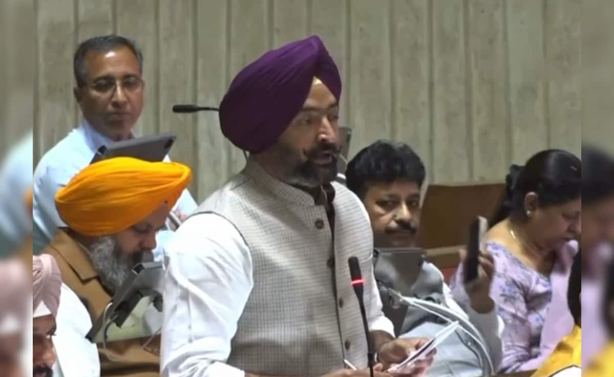 “Feel Like Living In Pak”: AAP MLA Slams Punjab’s Work In Health Sector