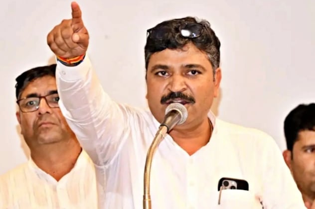'वोट नहीं दिया तो थानों के चक्कर लगाने पड़ेंगे' जूली का भाजपा पर आरोप