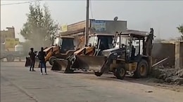 नागौर: 250 पुलिसकर्मी, एक दर्जन JCB... हाईकोर्ट के आदेश पर 7 बीघा जमीन पर फैले अतिक्रमण के खिलाफ चला बुलडोजर