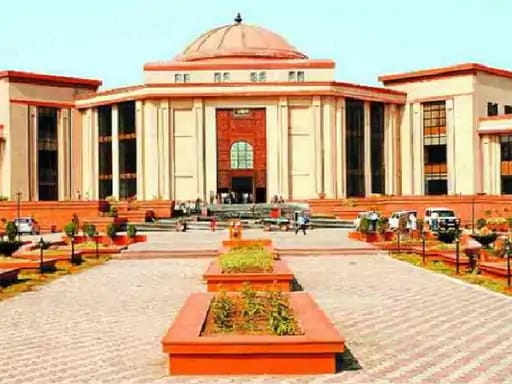Bilaspur High Court: कब सुधरेंगी शहर की सड़कें? PWD और नगर निगम से हाई कोर्ट ने पूछे ये सवाल