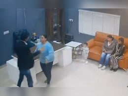 "<i>Yeshu Yeshu</i> Prophet" Seen Hitting Man, Woman In Shocking CCTV Footage "<i>Yeshu Yeshu</i> Prophet" Seen Hitting Man, Woman In Shocking CCTV Footage