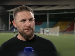IND vs ENG: "उसने जिस तरह से..." भारत के इस खिलाड़ी के परफॉर्मेंस को देख हैरान हैं इंग्लैंड कोच ब्रैंडन मैक्कु IND vs ENG: "उसने जिस तरह से..." भारत के इस खिलाड़ी के परफॉर्मेंस को देख हैरान हैं इंग्लैंड कोच ब्रैंडन मैक्कु