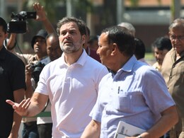 शंभू बॉर्डर से किसानों को हटाने पर संसद परिसर में कांग्रेस का प्रदर्शन, BJP ने विपक्ष के आरोप का किया खंडन शंभू बॉर्डर से किसानों को हटाने पर संसद परिसर में कांग्रेस का प्रदर्शन, BJP ने विपक्ष के आरोप का किया खंडन