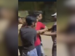 Gwalior Crime: कोचिंग से घर लौट रहे स्टूडेंट को सरे राह पीटा, वीडियो बनाकर किया वायरल Gwalior Crime: कोचिंग से घर लौट रहे स्टूडेंट को सरे राह पीटा, वीडियो बनाकर किया वायरल