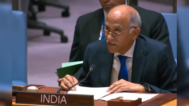 सलाखों में इमरान और सेना का मुखिया मुनीर बना तानाशाह, UN में भारत ने कैसे पाकिस्तान को धो डाला