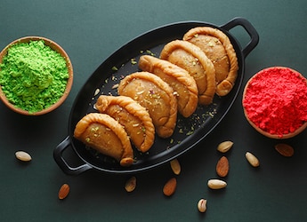5 Smart Ways To Make Healthier Gujiya 5 Smart Ways To Make Healthier Gujiya