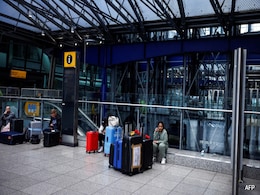 London's Heathrow Airport 'Fully Operational' A Day After Fire Shutdown London's Heathrow Airport 'Fully Operational' A Day After Fire Shutdown