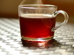 माइग्रेन के दर्द को चुटकियों में दूर कर सकती है ये हर्बल चाय, नोट कर लें इसकी रेसिपी और फायदे माइग्रेन के दर्द को चुटकियों में दूर कर सकती है ये हर्बल चाय, नोट कर लें इसकी रेसिपी और फायदे