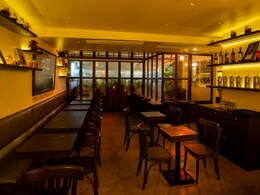 How Bandra's 'Bombay Daak' Celebrates The Diversity Of India's Daaru Chakna