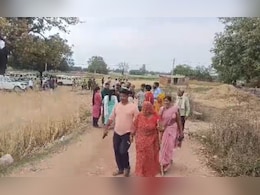 Mauganj Violence: शादी की तैयारियां कर रहे थे घर वाले, बेटे का शव पहुंचते ही बेसुध हुए परिजन, जवाब देने से बचते रहे मंत्री 