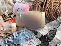 Pune News : कचऱ्याच्या ढिगाऱ्यातील बरणीत मृत अर्भक? पुणे जिल्ह्यातील घटनेने खळबळ Pune News : कचऱ्याच्या ढिगाऱ्यातील बरणीत मृत अर्भक? पुणे जिल्ह्यातील घटनेने खळबळ