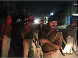 Sikar Stone Pelting: होली वाले दिन सीकर में पथराव, गाड़ी साइड करने को लेकर आपस में उलझे दो पक्ष; इलाके में पुलिसबल तैनात Sikar Stone Pelting: होली वाले दिन सीकर में पथराव, गाड़ी साइड करने को लेकर आपस में उलझे दो पक्ष; इलाके में पुलिसबल तैनात