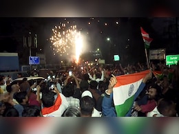 भोपाल, चंडीगढ़, कानपुर... चैंपियंस ट्रॉफी में भारत की जीत के बाद देशभर में जश्न, फैंस ने ऐसे जताई खुशी भोपाल, चंडीगढ़, कानपुर... चैंपियंस ट्रॉफी में भारत की जीत के बाद देशभर में जश्न, फैंस ने ऐसे जताई खुशी