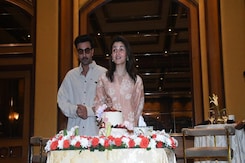 Alia Bhatt And Ranbir Kapoor Request Paps Not To Click Raha's Pics Alia Bhatt And Ranbir Kapoor Request Paps Not To Click Raha's Pics