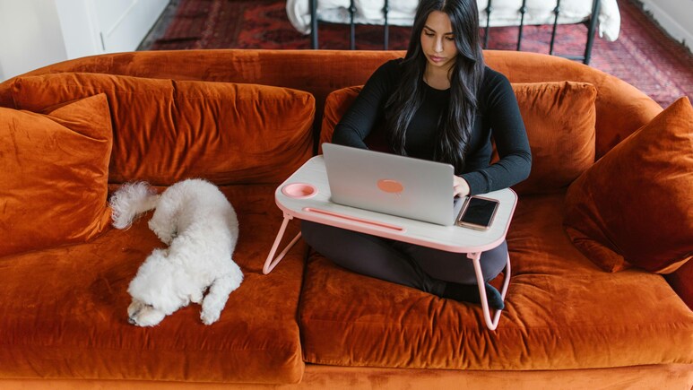 Myntra दे रहा है 299 रुपए में स्टाइलिश और ड्यूरेबल Laptop Tables Myntra दे रहा है 299 रुपए में स्टाइलिश और ड्यूरेबल Laptop Tables