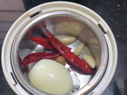 Viral Recipe: Vlogger Blends Egg With Chillies To Make 'Quick Mayo', Gets Over 13 Million Views Viral Recipe: Vlogger Blends Egg With Chillies To Make 'Quick Mayo', Gets Over 13 Million Views