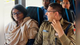Rajasthan: अधिकारियों को बस में बैठाया और सड़क की जांच करने निकल पड़े कलेक्टर और SP, अफसरों को दी हिदायतें&nbsp;