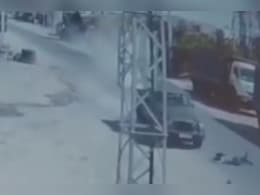 Rajasthan Accident: थार ने 9वीं की छात्रा को मारी टक्कर, हादसा CCTV में कैद  Rajasthan Accident: थार ने 9वीं की छात्रा को मारी टक्कर, हादसा CCTV में कैद
