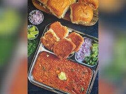 Bombay Style Pav Bhaji Recipe: कहीं भी लें सकेंगे मुंबई के जायके का मजा, बस सीख लें लोकल मुंबई स्टाइल पाव भाजी की ये ईजी रेसिपी