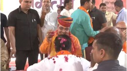 मुख्यमंत्री निवास पर होली मिलन समारोह: बड़ी संख्या में जुटे भाजपा नेता कार्यकर्ता, रंगों में सराबोर हुआ माहौल