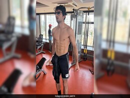 Ibrahim Ali Khan's Chiselled Physique Will Seriously Inspire You To Get 8-Pack Abs Ibrahim Ali Khan's Chiselled Physique Will Seriously Inspire You To Get 8-Pack Abs