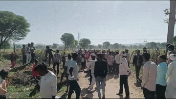 राजस्थान के दौसा में अंतिम संस्कार करने से रोकने पर विवाद, झड़प के बाद शव लेकर धरने पर बैठे लोग