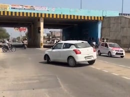 Rajasthan:जयपुर में होली पर हीरोगिरी महंगी पड़ी; 6000 का चालान हुआ, कार भी ज़ब्त! Rajasthan:जयपुर में होली पर हीरोगिरी महंगी पड़ी; 6000 का चालान हुआ, कार भी ज़ब्त!