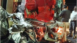 Bikaner Road Accident: देशनोक ओवरब्रिज पर कार के ऊपर पलटा कोयले से भरा ट्रक, एक ही परिवार के 6 लोगों की मौत