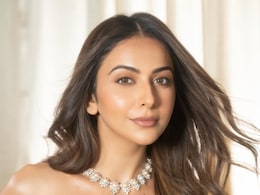 Rakul Preet Serves "Caramel Crunch" Makeup Look At The Lakme Fashion Week 2025