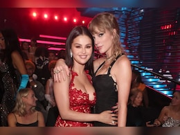 Taylor Swift's Shout Out To Best Friend Selena Gomez's Album <I>I Said I Love You First</i>: "Love This So Much" Taylor Swift's Shout Out To Best Friend Selena Gomez's Album <I>I Said I Love You First</i>: "Love This So Much"