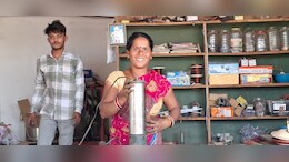 छत्तीसगढ़ की पुष्पा से मिलिए...&nbsp;समाज की परवाह किए बिना बनीं नारी शक्ति की मिसाल