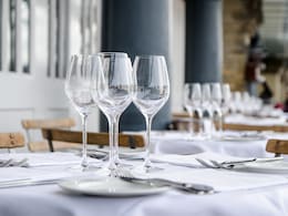 Toddler Urinates In Reusable Glass In Restaurant, Mother Says, "He Could Not Hold It" Toddler Urinates In Reusable Glass In Restaurant, Mother Says, "He Could Not Hold It"