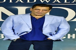 Salman Khan Sings 'Lag Jaa Gale' At 'Sikandar' Trailer Launch Salman Khan Sings 'Lag Jaa Gale' At 'Sikandar' Trailer Launch