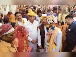 गोंडवाना सामूहिक विवाह में एक-दूसरे के हुए 29 जोड़े, शराब को लेकर मंत्री नेताम ने दिया बड़ा बयान गोंडवाना सामूहिक विवाह में एक-दूसरे के हुए 29 जोड़े, शराब को लेकर मंत्री नेताम ने दिया बड़ा बयान