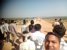 मां ज्वाला के साथ झुंड में घूम रहे चीता शावक, दीदार के लिए जुट रही लोगों की भीड़  मां ज्वाला के साथ झुंड में घूम रहे चीता शावक, दीदार के लिए जुट रही लोगों की भीड़