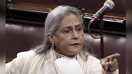 मनोज कुमार की प्रेयर मिनट में गुस्से में नजर आईं जया बच्चन, महिला का हाथ झटकाया
