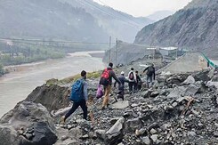 Watch: Massive Destruction As Landslide Wreaks Havoc In J&K's Ramban, 3 People Dead Watch: Massive Destruction As Landslide Wreaks Havoc In J&K's Ramban, 3 People Dead