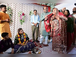 भाई हो तो ओम बिरला जैसा, पुलवामा शहीद की पत्नी को दिया वचन निभाया, बेटी की शादी में मायरा लेकर पहुंचे भाई हो तो ओम बिरला जैसा, पुलवामा शहीद की पत्नी को दिया वचन निभाया, बेटी की शादी में मायरा लेकर पहुंचे