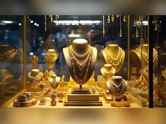 Gold Price Today: सोना फिर हुआ महंगा! इंपोर्ट ड्यूटी बढ़ने के बाद ₹1.62 लाख के पार, चांदी  ₹3 लाख के करीब, खरीदने से पहले जान लें आज का रेट
