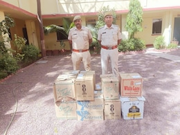 Rajasthan: शराब तस्करों के हौसले बुलंद, बालोतरा में एम्बुलेंस से हो रही शराब तस्करी Rajasthan: शराब तस्करों के हौसले बुलंद, बालोतरा में एम्बुलेंस से हो रही शराब तस्करी