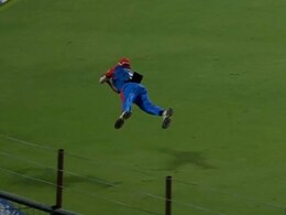 Best Catch Of IPL 2025? Delhi Capitals Overseas Star Takes Stunner, Leaves Fans In Awe
