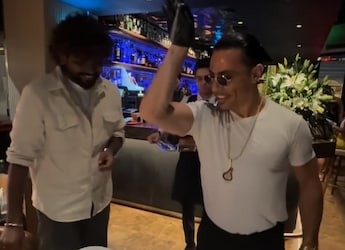 Vignesh Shivan Visits Chef Salt Bae's Restaurant, Tries His Viral Steak Salting Style Vignesh Shivan Visits Chef Salt Bae's Restaurant, Tries His Viral Steak Salting Style